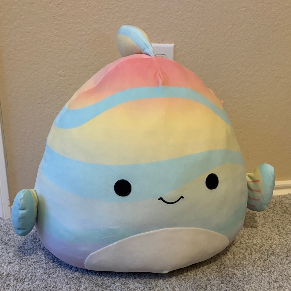 Squishmallows Canda the rainbow fish